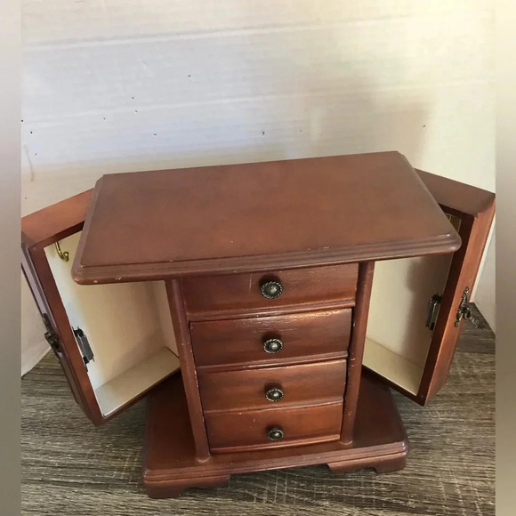 1970s Gunther Mele Jewelry Chest - Picture 4 of 11